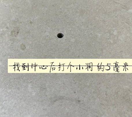 南开瓷砖空鼓维修公司专业解答在瓷砖铺贴过程中，如果砂料搅拌不均匀，将会带来以下问题