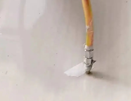 南开瓷砖空鼓维修公司专业解答在瓷砖铺贴过程中，如果使用的砂料过粗（如全部使用了粗砂），可能会导致以下问题
